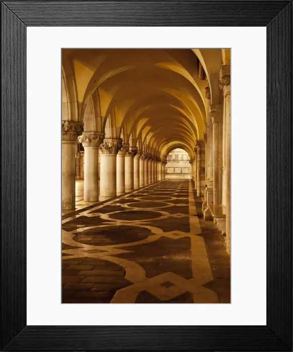 Framed Print : DDE-90032268 Framed Print : DDE-90032268