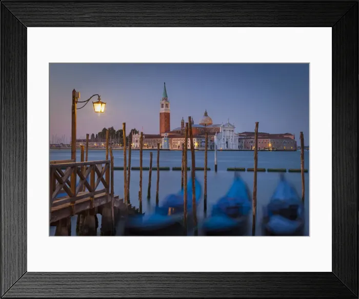 Framed Print : DDE-90032282 Framed Print : DDE-90032282