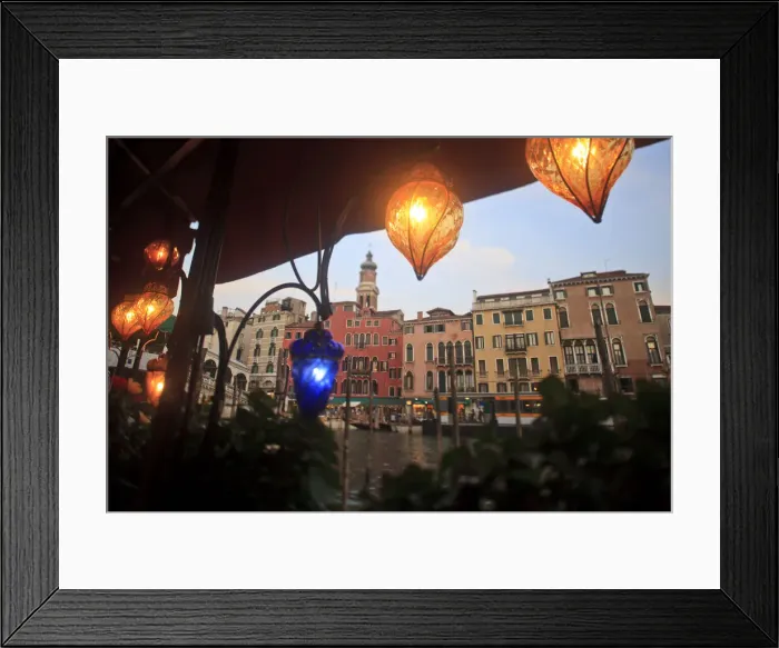 Framed Print : DDE-90032586