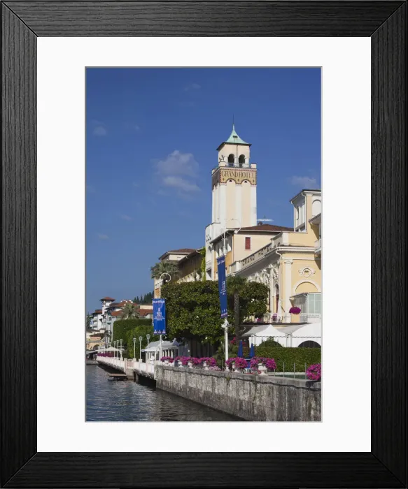 Framed Print : DDE-90032676 Framed Print : DDE-90032676