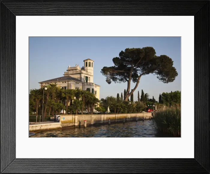 Framed Print : DDE-90032682 Framed Print : DDE-90032682