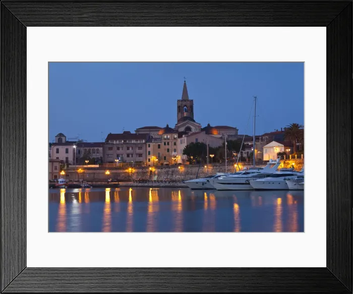Framed Print : DDE-90032736 Framed Print : DDE-90032736