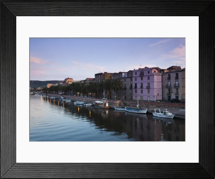 Framed Print : DDE-90032758 Framed Print : DDE-90032758