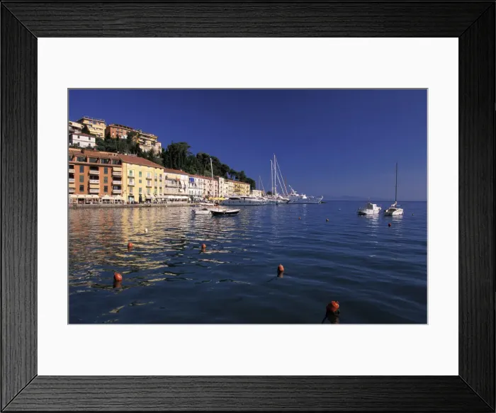 Framed Print : DDE-90032843 Framed Print : DDE-90032843