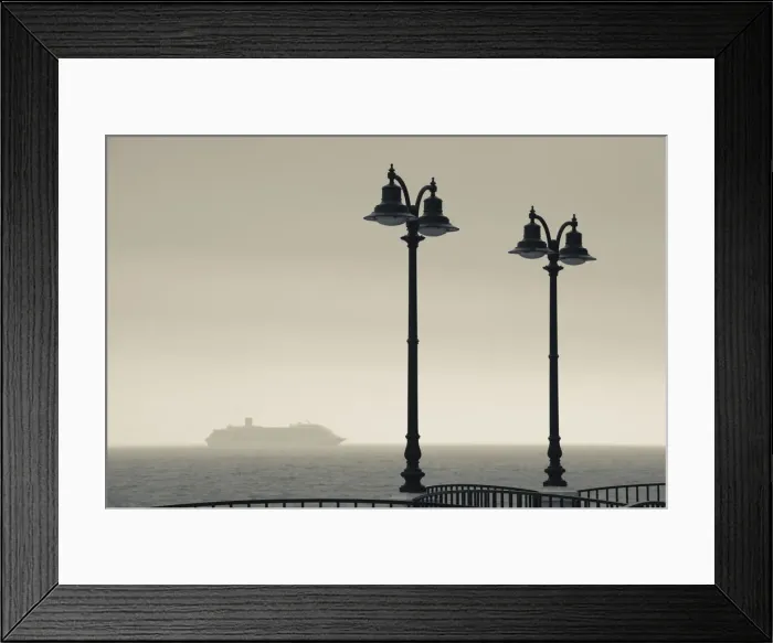 Framed Print : DDE-90032856 Framed Print : DDE-90032856