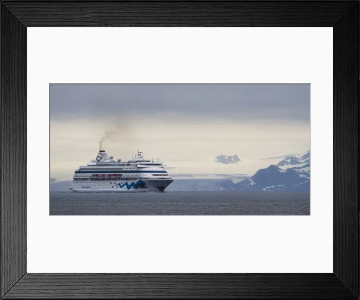 Framed Print : DDE-90033261 Framed Print : DDE-90033261