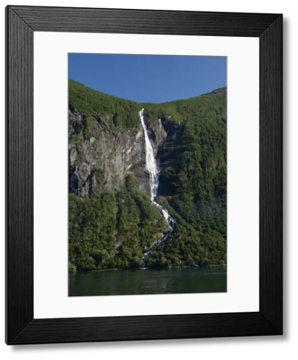 Framed Print : DDE-90033267 Framed Print : DDE-90033267