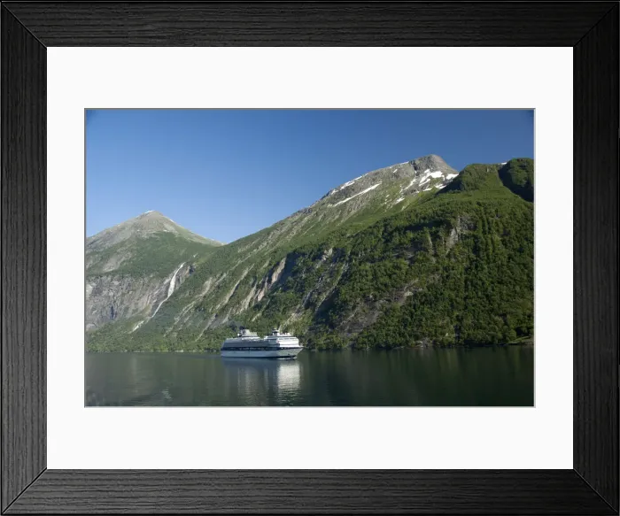 Framed Print : DDE-90033270 Framed Print : DDE-90033270