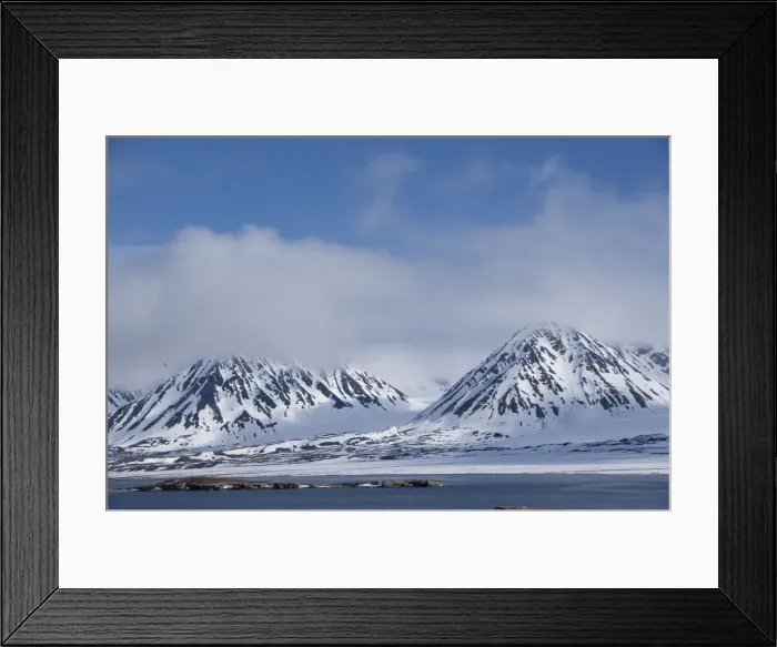 Framed Print : DDE-90033311 Framed Print : DDE-90033311