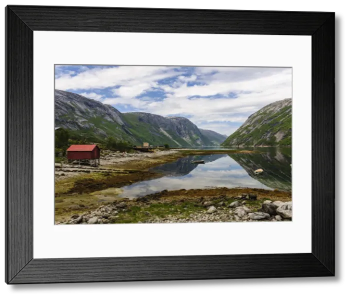 Framed Print : DDE-90033456 Framed Print : DDE-90033456