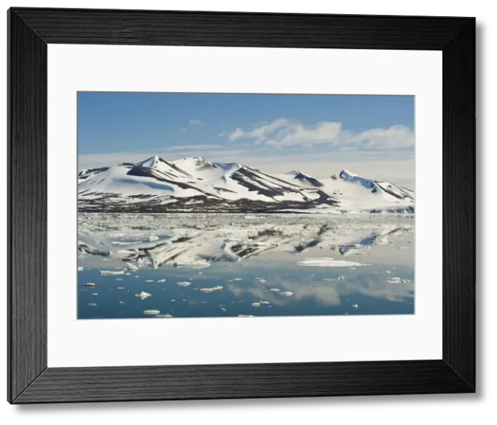 Framed Print : DDE-90033490 Framed Print : DDE-90033490