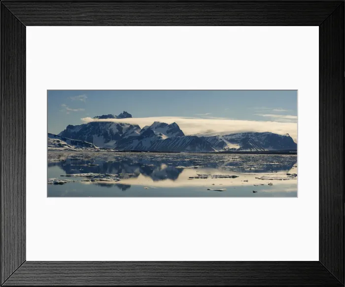 Framed Print : DDE-90033494 Framed Print : DDE-90033494