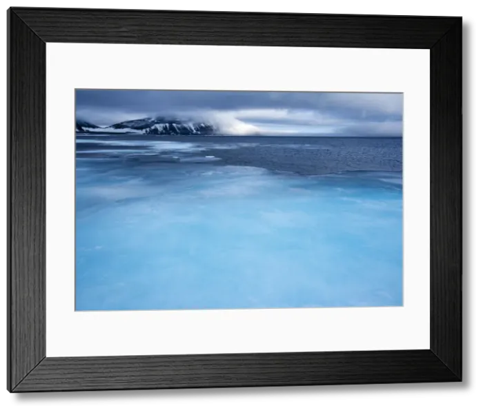 Framed Print : DDE-90033556 Framed Print : DDE-90033556