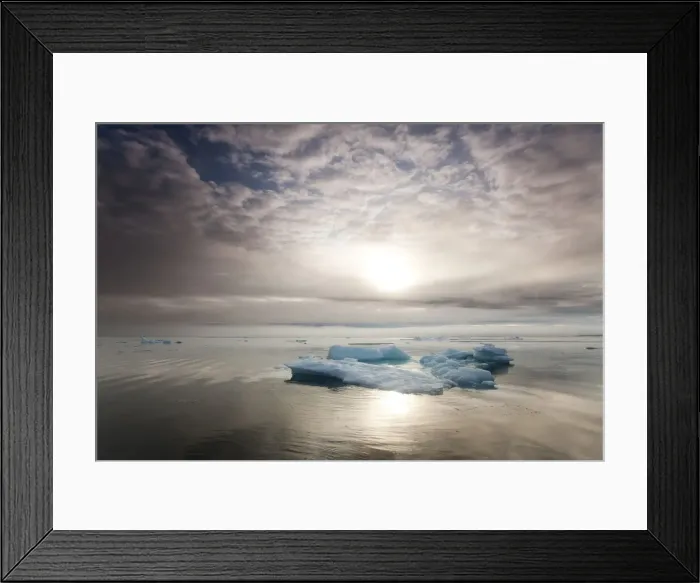 Framed Print : DDE-90033624 Framed Print : DDE-90033624