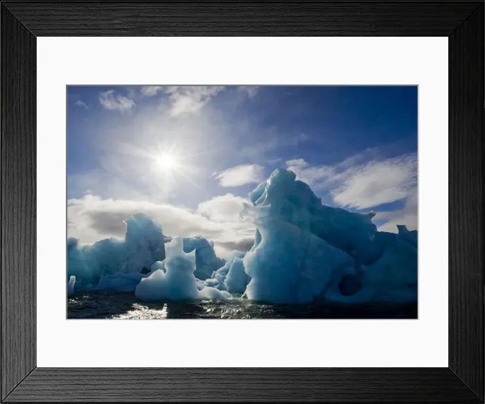 Framed Print : DDE-90033731