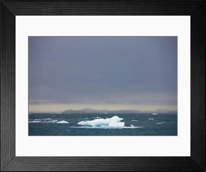 Framed Print : DDE-90033735 Framed Print : DDE-90033735