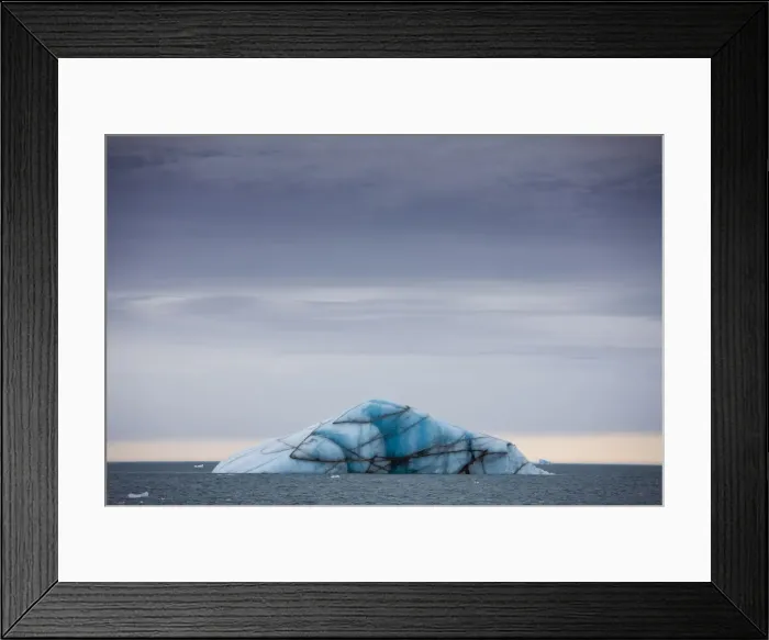 Framed Print : DDE-90033733 Framed Print : DDE-90033733