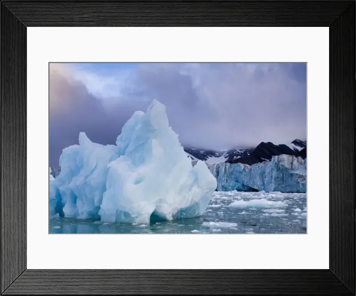 Framed Print : DDE-90033808 Framed Print : DDE-90033808