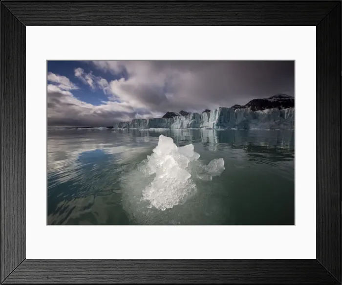 Framed Print : DDE-90033829 Framed Print : DDE-90033829