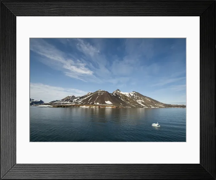 Framed Print : DDE-90034076 Framed Print : DDE-90034076