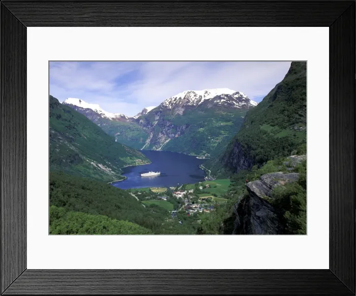 Framed Print : DDE-90034442 Framed Print : DDE-90034442