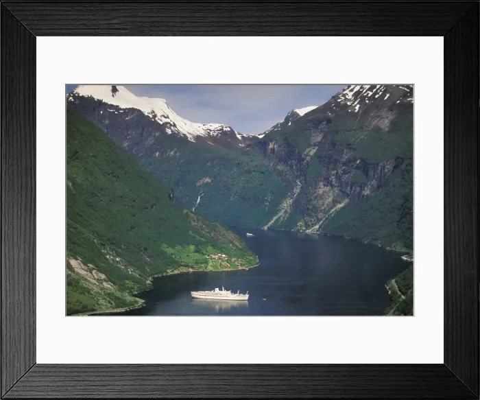 Framed Print : DDE-90034443