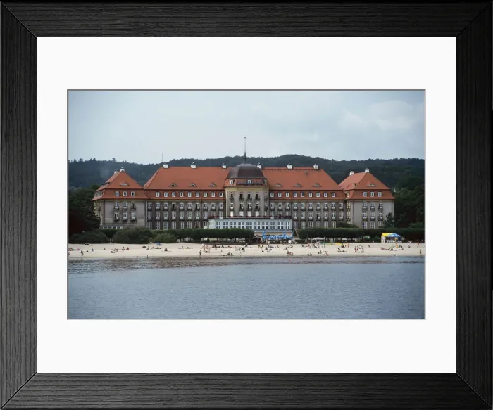 Framed Print : DDE-90034473 Framed Print : DDE-90034473
