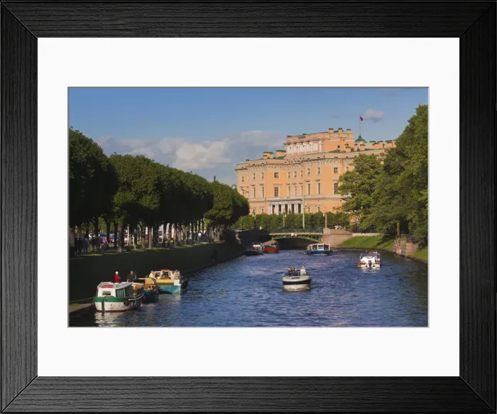 Framed Print : DDE-90035082 Framed Print : DDE-90035082