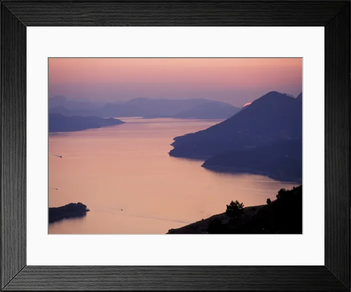 Framed Print : DDE-90035716 Framed Print : DDE-90035716