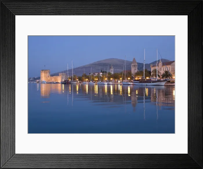 Framed Print : DDE-90035725