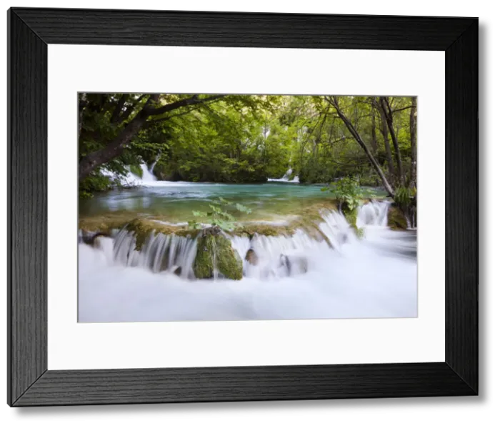 Framed Print : DDE-90035752 Framed Print : DDE-90035752