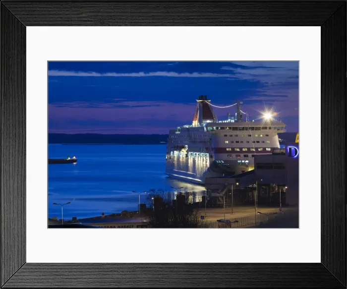 Framed Print : DDE-90035855 Framed Print : DDE-90035855