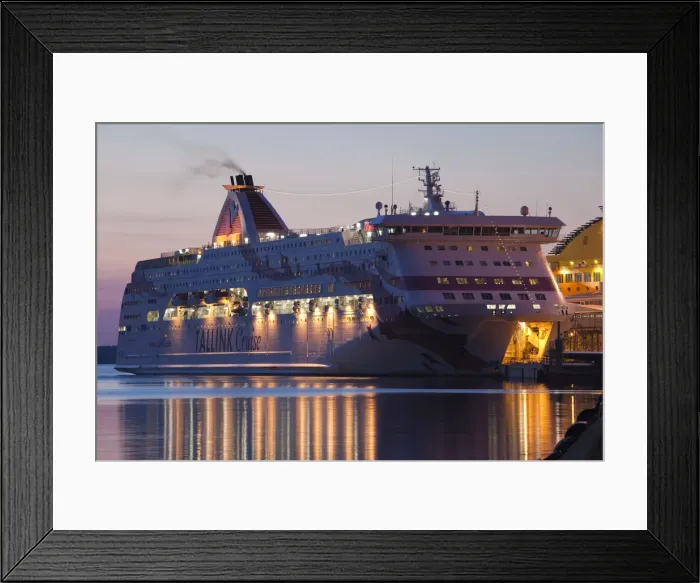 Framed Print : DDE-90035856 Framed Print : DDE-90035856