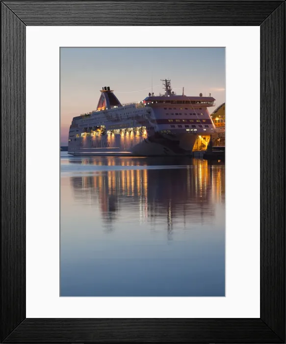 Framed Print : DDE-90035857 Framed Print : DDE-90035857