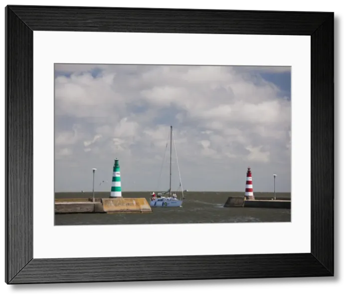 Framed Print : DDE-90036500 Framed Print : DDE-90036500