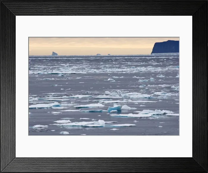 Framed Print : DDE-90036618 Framed Print : DDE-90036618