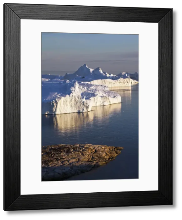 Framed Print : DDE-90036711 Framed Print : DDE-90036711