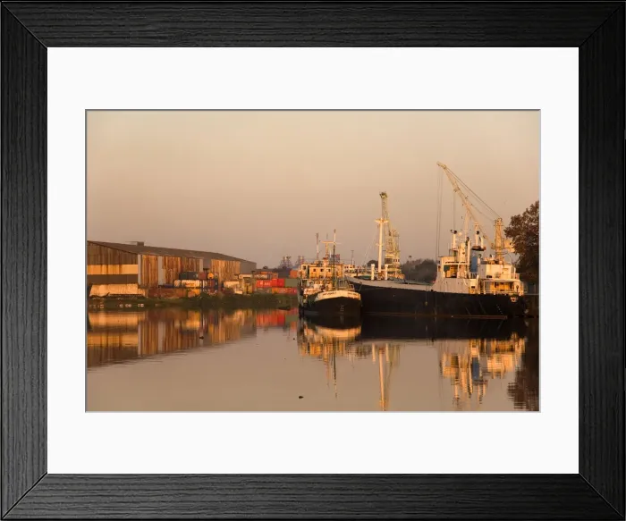 Framed Print : DDE-90037994 Framed Print : DDE-90037994