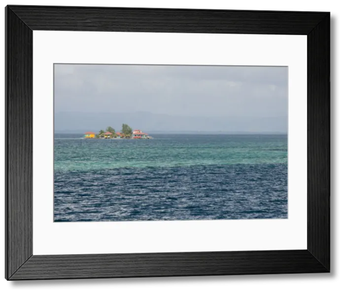 Framed Print : DDE-90038103 Framed Print : DDE-90038103