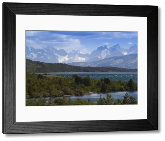 Framed Print : DDE-90038552 Framed Print : DDE-90038552