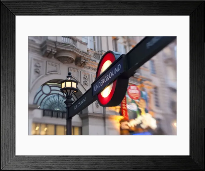Framed Print : DDE-90182193