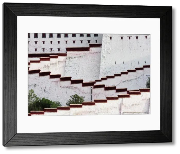Framed Print : Potala Palace (UNESCO World Heritage site), Lhasa, Tibet, China Date: 05-09-2018 Framed Print : Potala Palace (UNESCO World Heritage site), Lhasa, Tibet, China Date: 05-09-2018