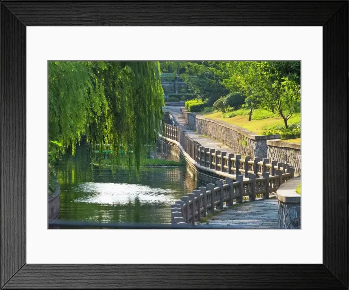 Framed Print : Gongchen Bridge with willow tree, eastern end of the Grand Canal, Hangzhou, Zhejiang Province, China Date: 24-09-2018 Framed Print : Gongchen Bridge with willow tree, eastern end of the Grand Canal, Hangzhou, Zhejiang Province, China Date: 24-09-2018