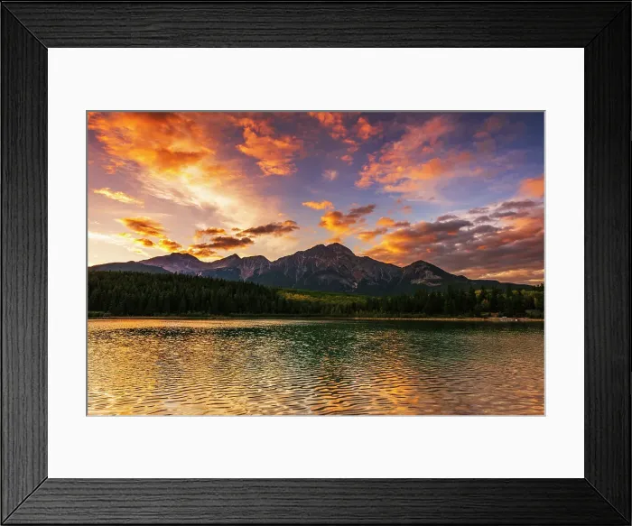 Framed Print : Sunset at Patricia Lake, Jasper National Park, Alberta, Canada. Date: 25-05-2021