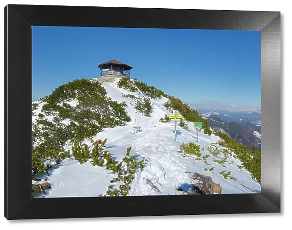 Summit of Mt. Herzogstand with pavilion near lake Walchensee during winter in the Bavarian Alps. Germany, Bavaria Date: 08-04-2021