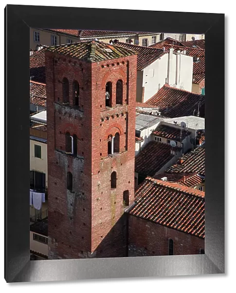 Italy, Tuscany, Lucca. The bell tower of the church San Pietro Somaldi, a Gothic-style, Roman Catholic church located on a Piazza. Date: 09-10-2010