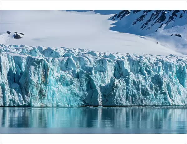 Lilliehookbreen Glacier, Spitsbergen, Svalbard Islands, Norway. Date: 03-06-2018