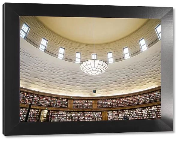 Sweden, Stockholm, City Library, circular interior by architect Erik Gunnar Asplund Date: 07-05-2019