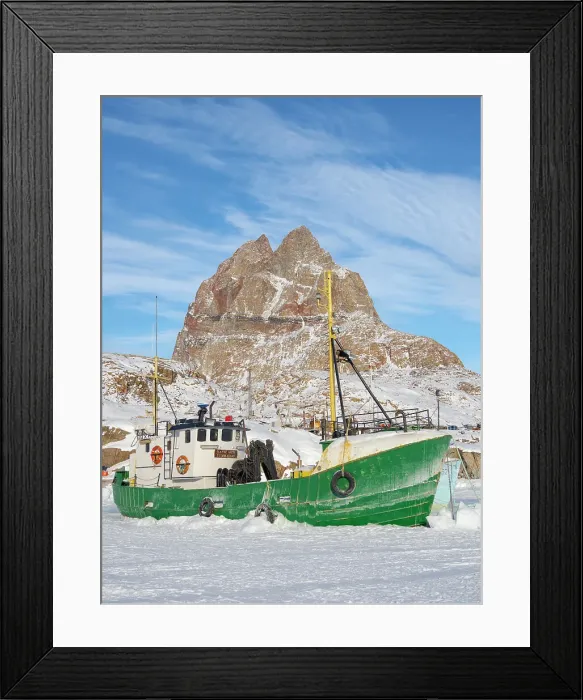 Framed Print : The frozen harbor of Uummannaq during winter in northern West Greenland beyond the Arctic Circle. Greenland, Danish territory Date: 09-03-2020 Framed Print : The frozen harbor of Uummannaq during winter in northern West Greenland beyond the Arctic Circle. Greenland, Danish territory Date: 09-03-2020