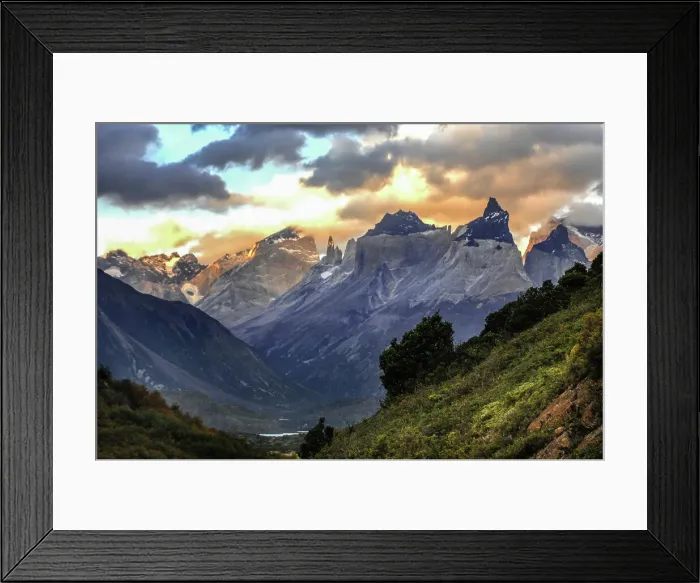Framed Print : Torres del Paine mountain ridge in Southern Chile Date: 30-03-2008 Framed Print : Torres del Paine mountain ridge in Southern Chile Date: 30-03-2008
